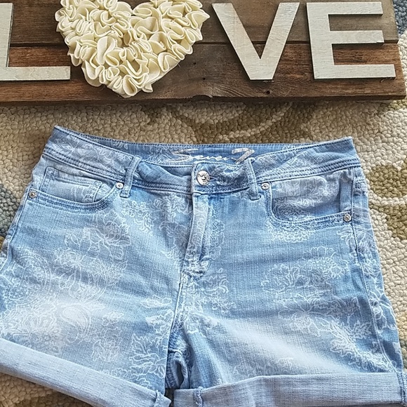 Seven7 Pattern Shorts - Picture 2 of 4